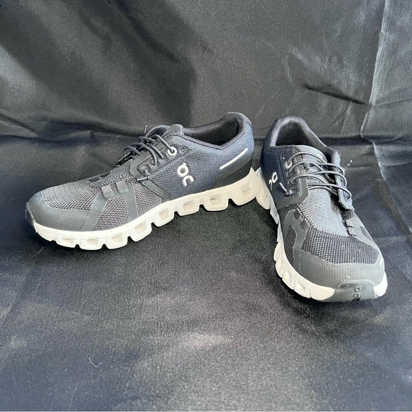 Women’s On Cloud - Cloud 5 Running Sneaker - Black & White - Picture 5 of 12